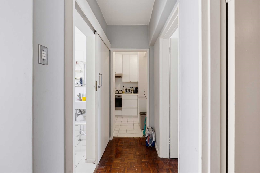 2 Bedroom Property for Sale in Sea Point Western Cape